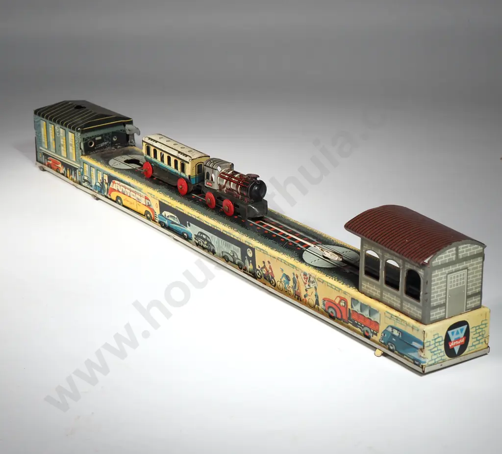 Arnold Windup Reversing Train With Original Box Image 1++