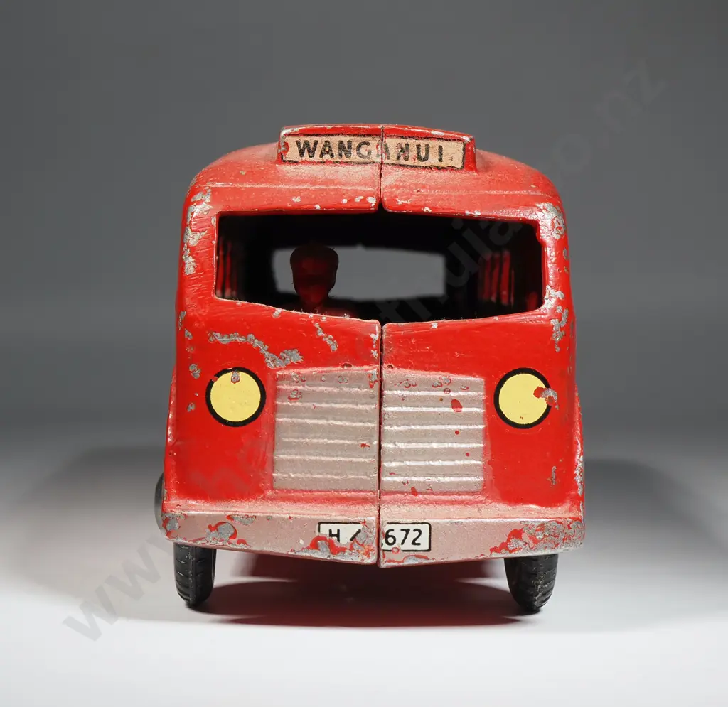 FunHo! - Tourist Bus (No.56 Landliner Bus) Diecast Image 1++