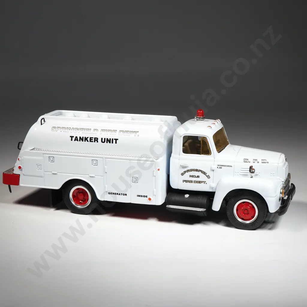 First Gear - Springfield Fire Dept. Tanker Unit, Replica 1957 Image 1++