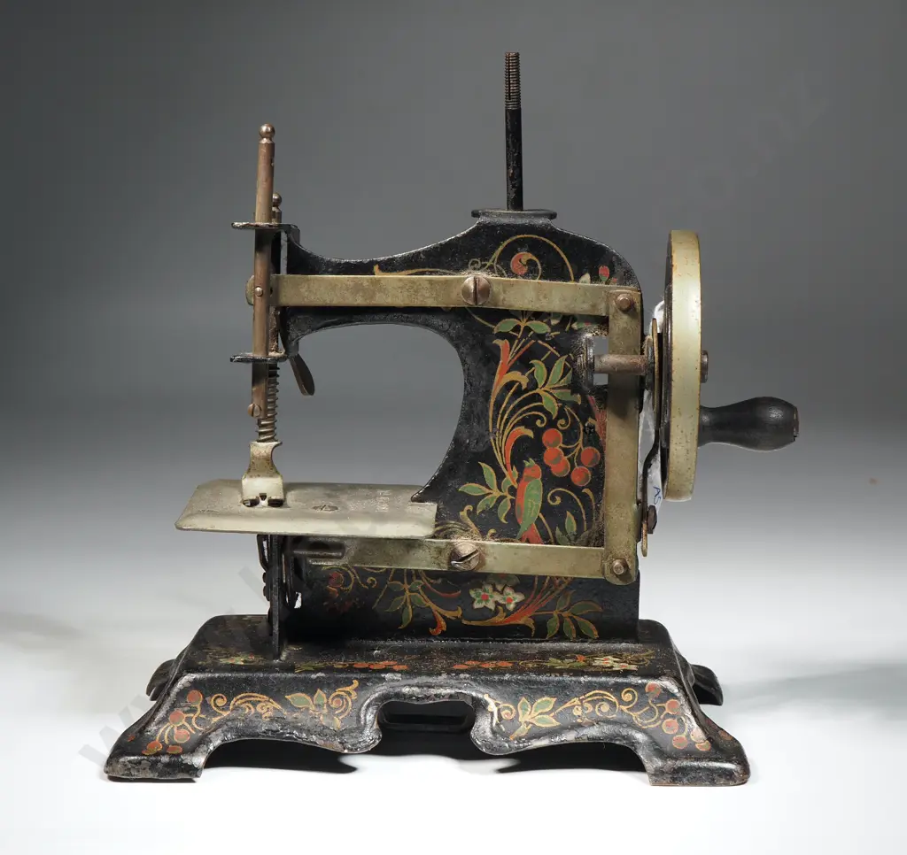 Vintage Muller Toy Sewing Machine Image 1++
