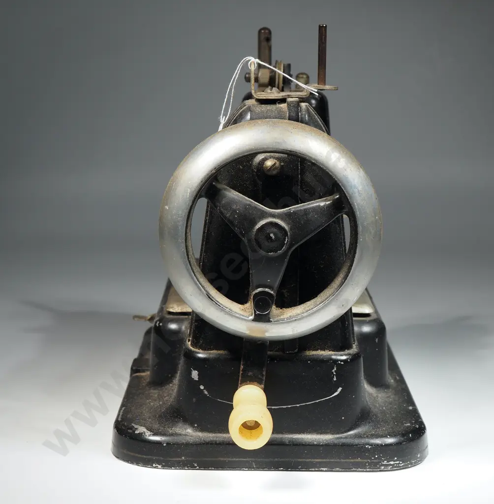 Vulcan Toy Sewing Machine & Original Instructions Image 1++