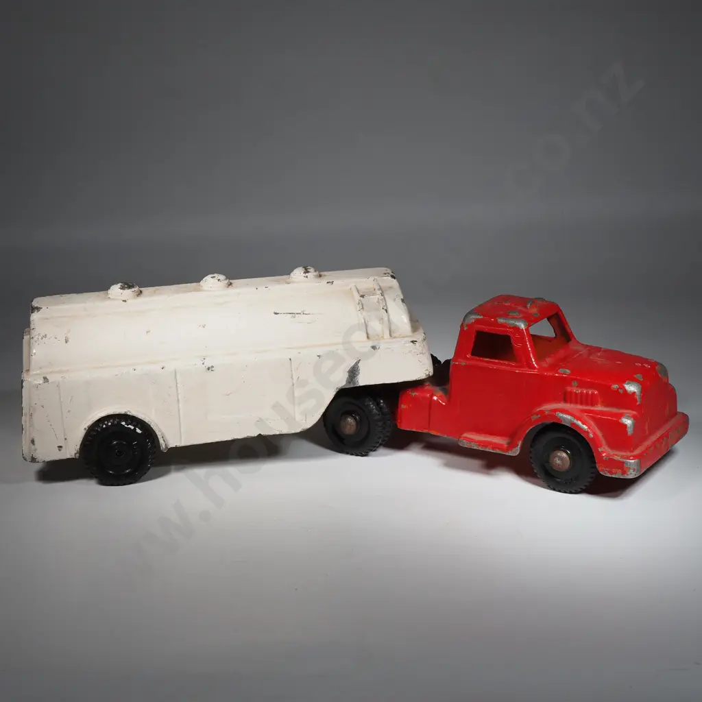 Fun-Ho Large Milk tanker Image 1++