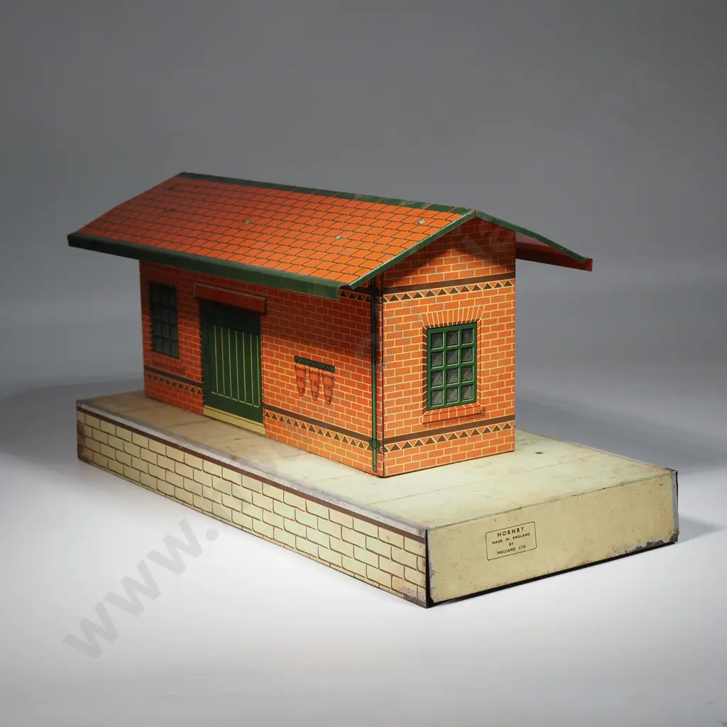 Large Tin Hornby Train Station Image 1++
