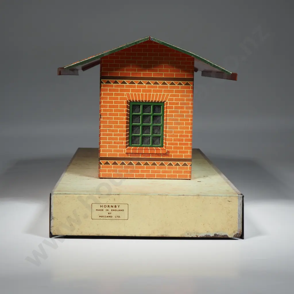 Large Tin Hornby Train Station Image 1++