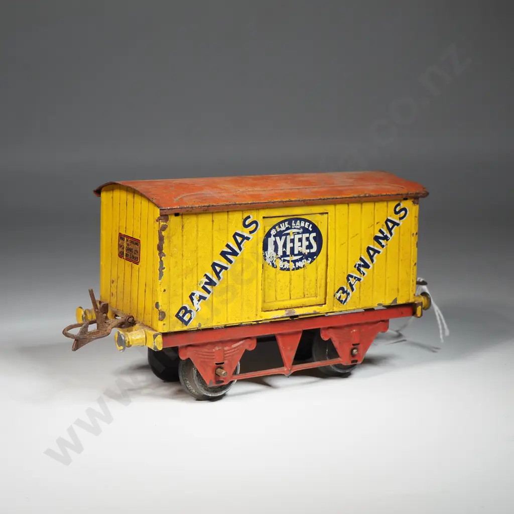 Hornby Series - O Guage Fyffes Banana Private Owner Van Image 1++