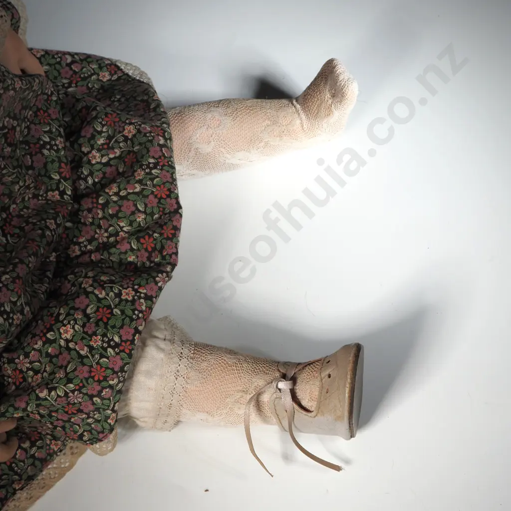 Simon & Halberg China Face Doll Image 1++