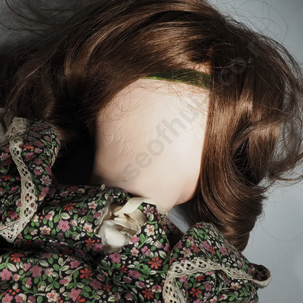 Simon & Halberg China Face Doll Image 1++