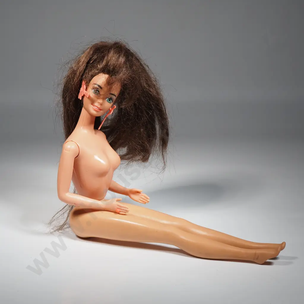 Mattel Totally Hair Barbie Doll W Brunette Hair. Hair Has Been Cut Image 1++