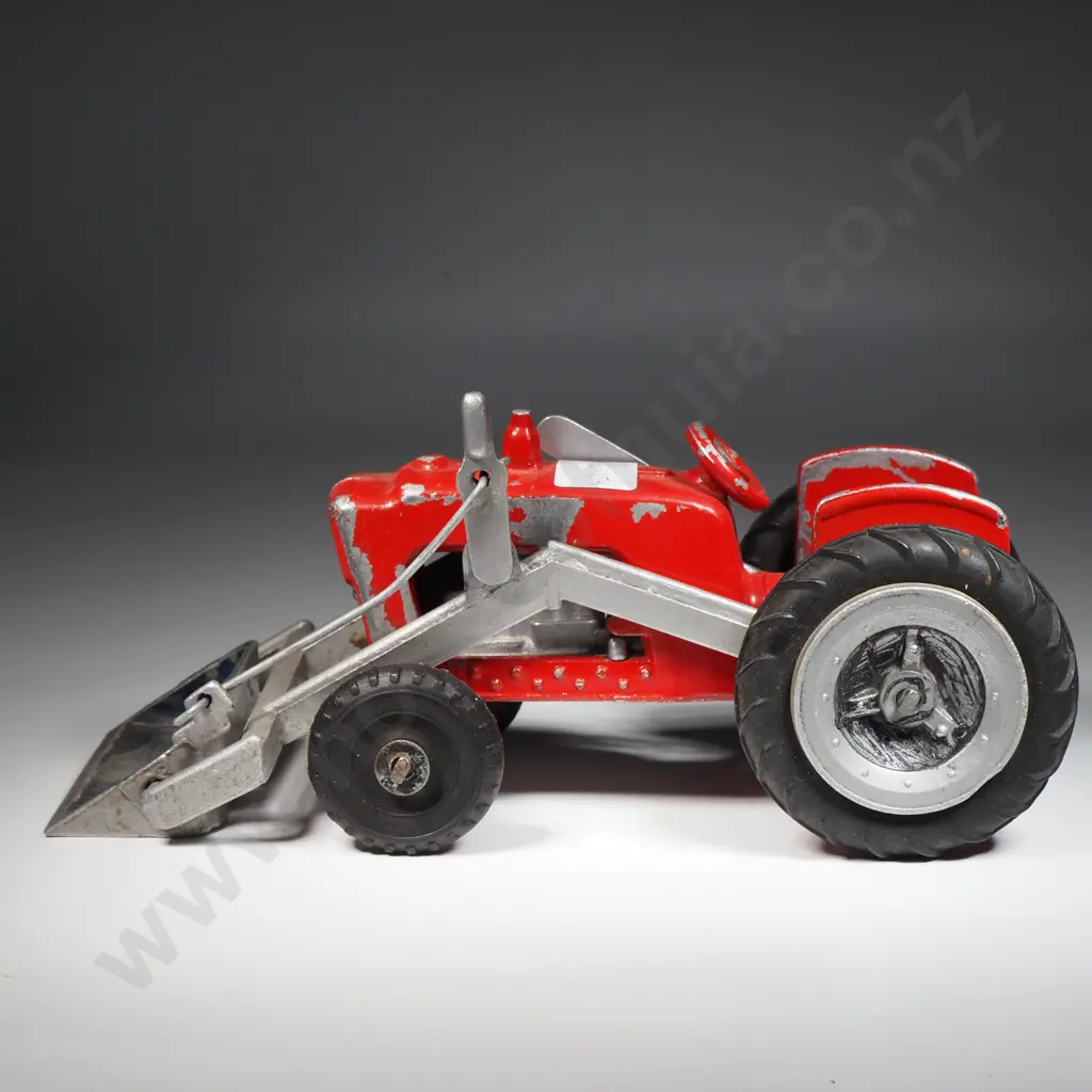 Red Tractor Image 1++