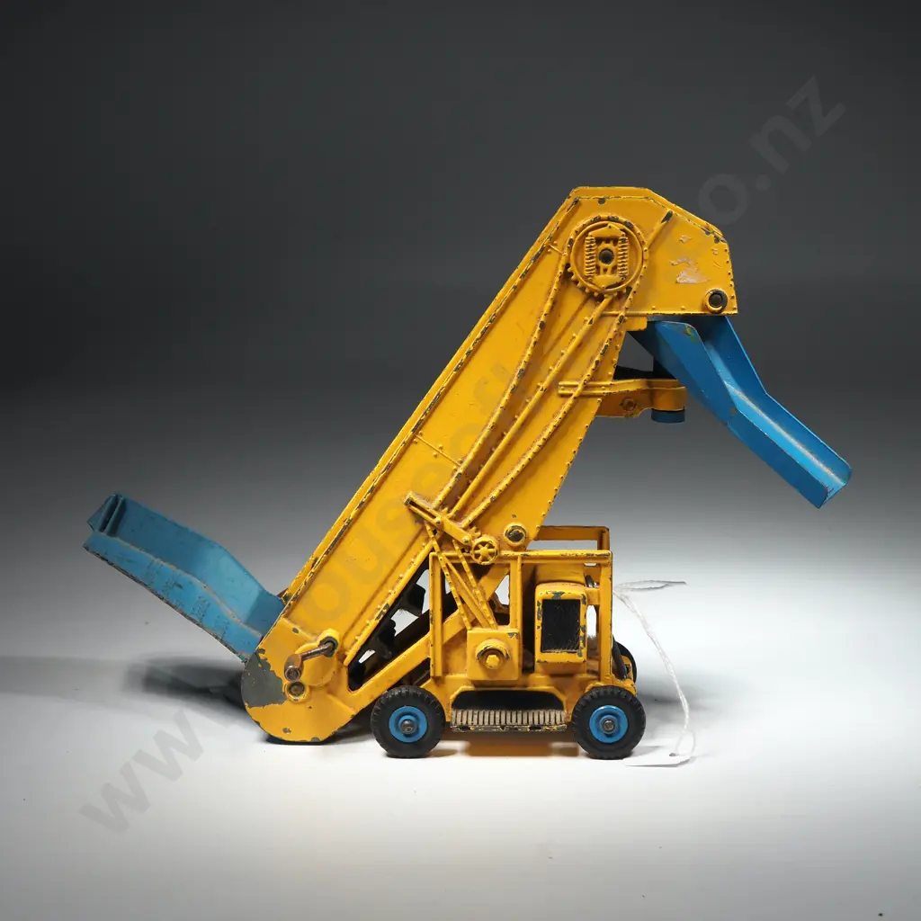 Dinky Supertoys - No. 964 Elevator Loader Image 1++