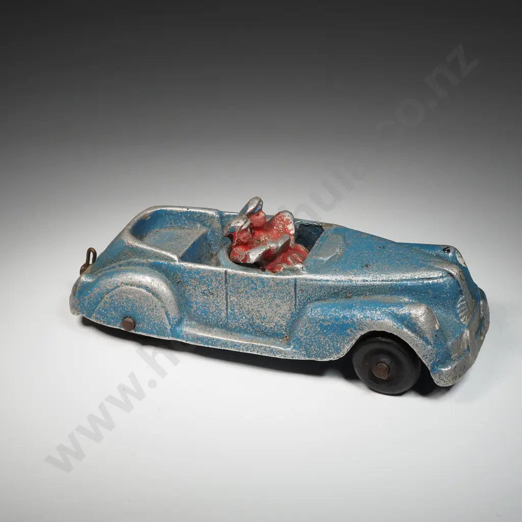 Roadster Toy Car with Figures Image 1++