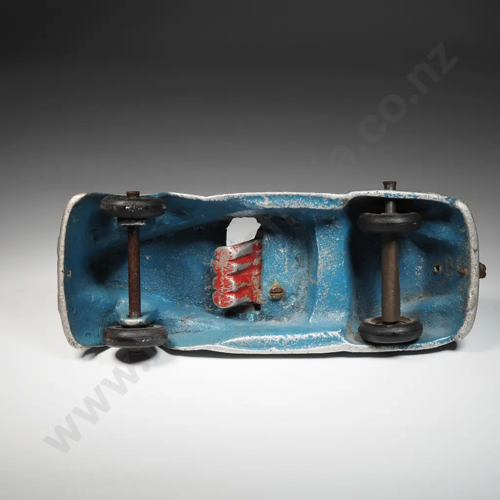 Roadster Toy Car with Figures Image 1++