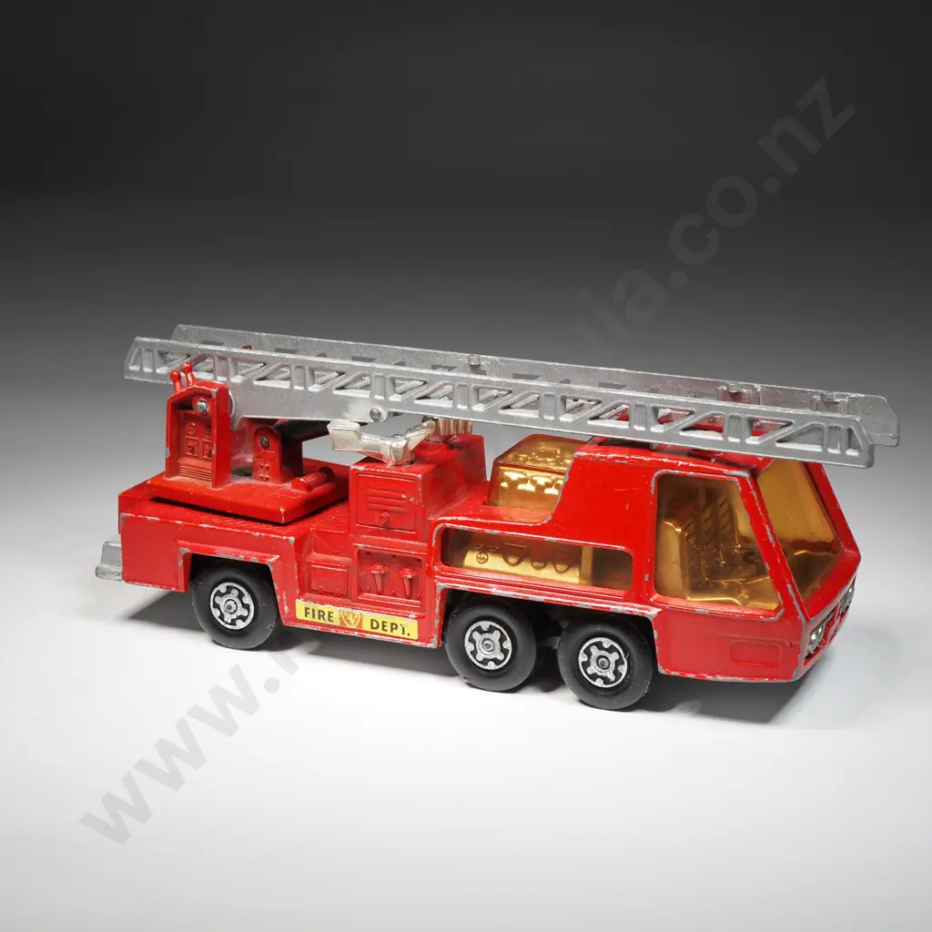 MatchBox 'K-9 Fire Tender' Super Kings Image 1++