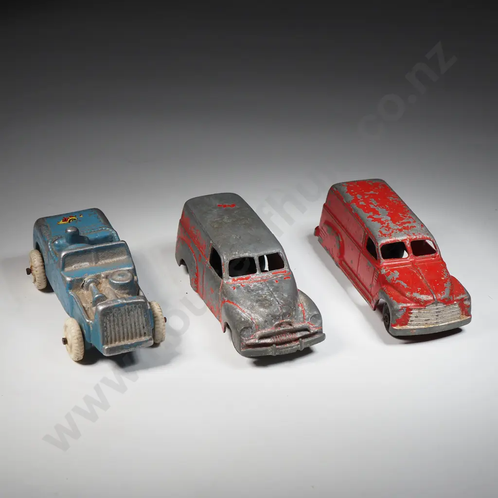 Three Vintage Tin Plate Cars & Two Miniature Fire Trucks Image 1++