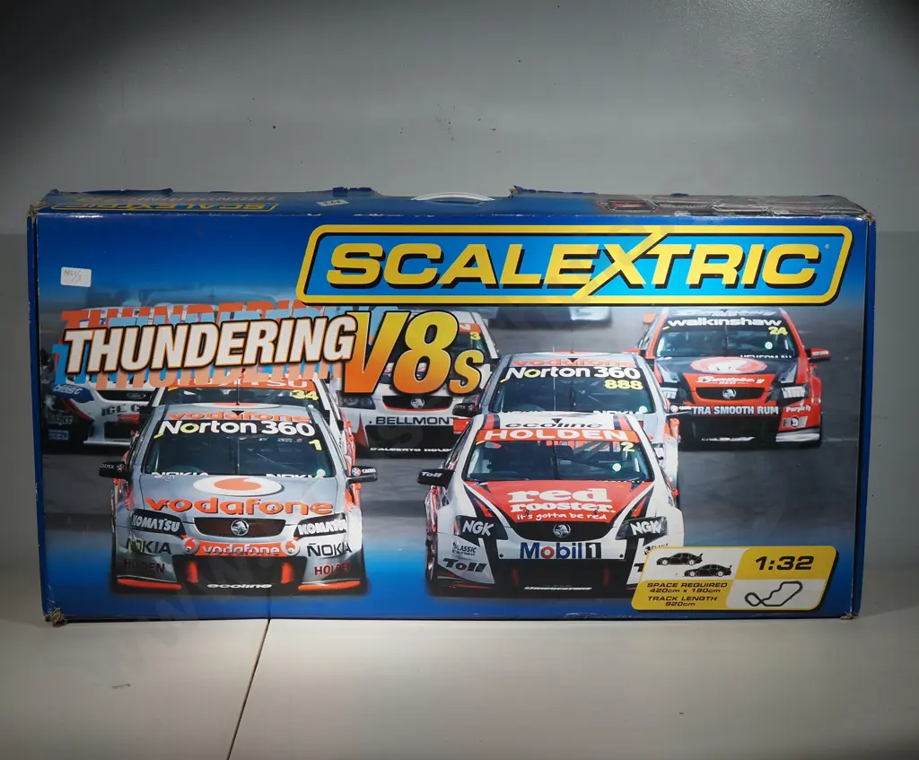 ScaleXtric Thundering V8 Slot Car Track Image 1++