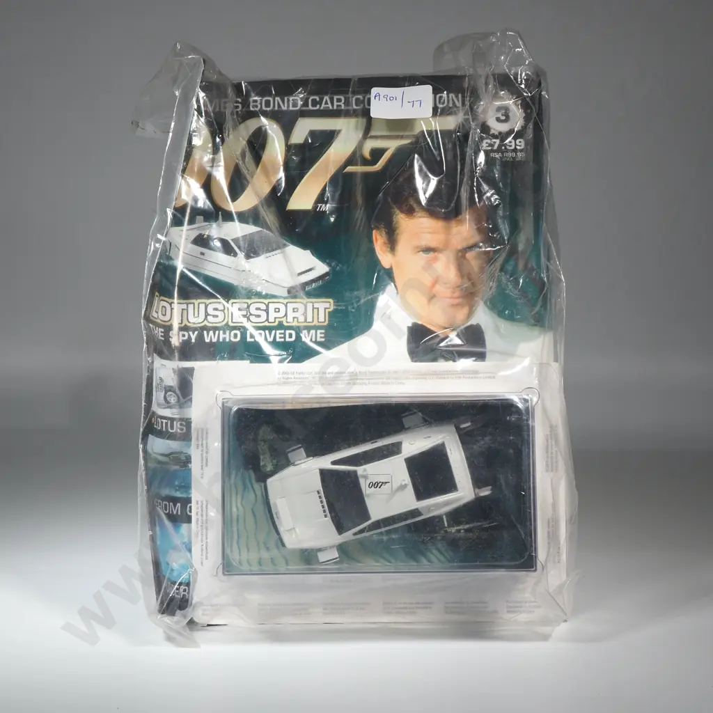 DY3 James Bond Car Collection 1/43 O Scale, Lotus Esprit, The Spy Who Loved Me Image 1++
