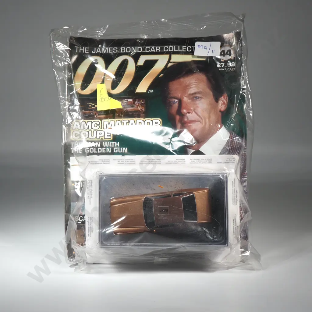 DY44 James Bond Car Collection 1/43 O Scale, AMC Matador Coupe, The Man w The Golden Gun Image 1++