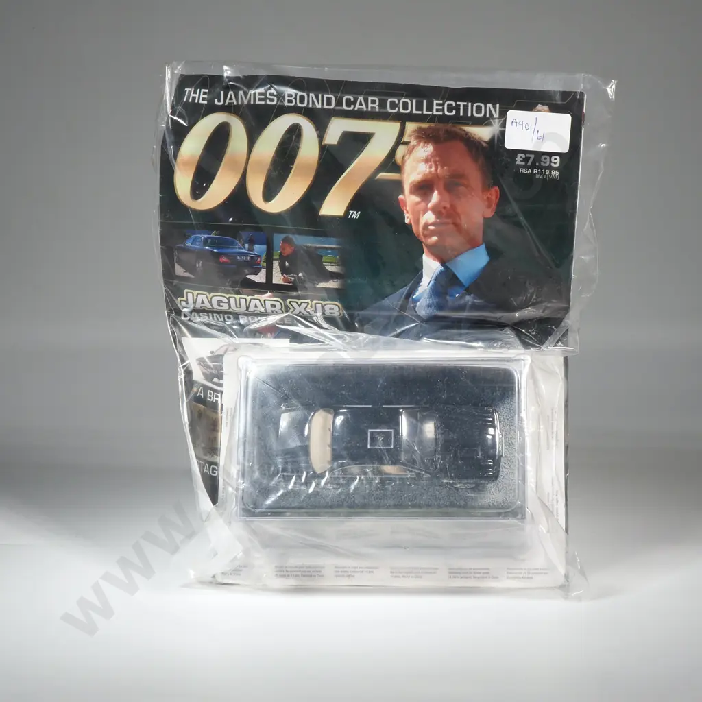 DY41 James Bond Car Collection 1/43 O Scale Jaguar XJ8 Casino Royale Image 1++