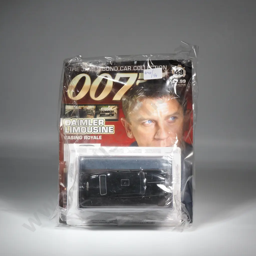 DY49  James Bond Car Collection 1/43 O Scale Daimler Limousine Casino Royale Image 1++