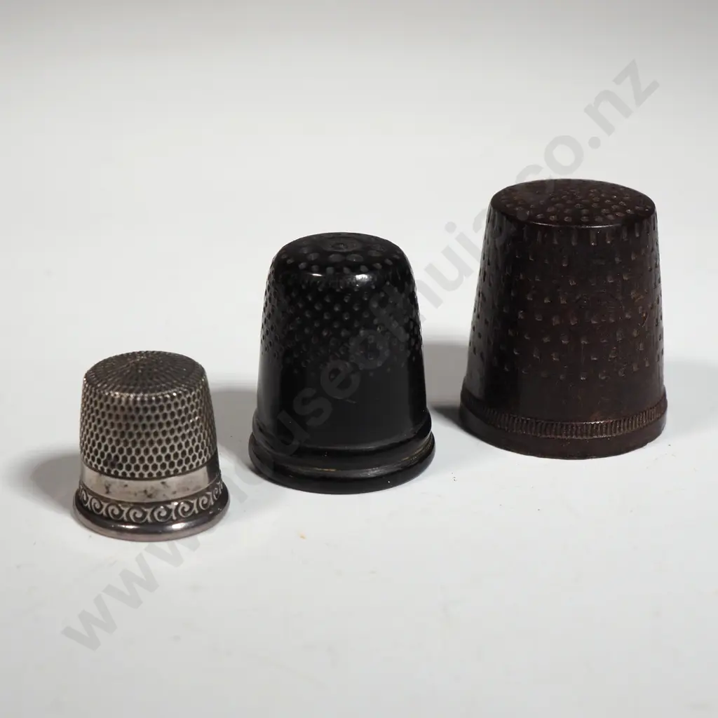 Three Thimbles - One Silver Image 1++