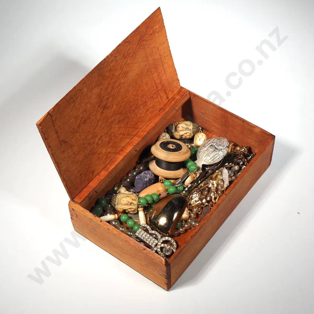 Vintage Cigar Box Containing Art Deco Beads, Souvenir Spoons & Costume Jewellery Image 1++