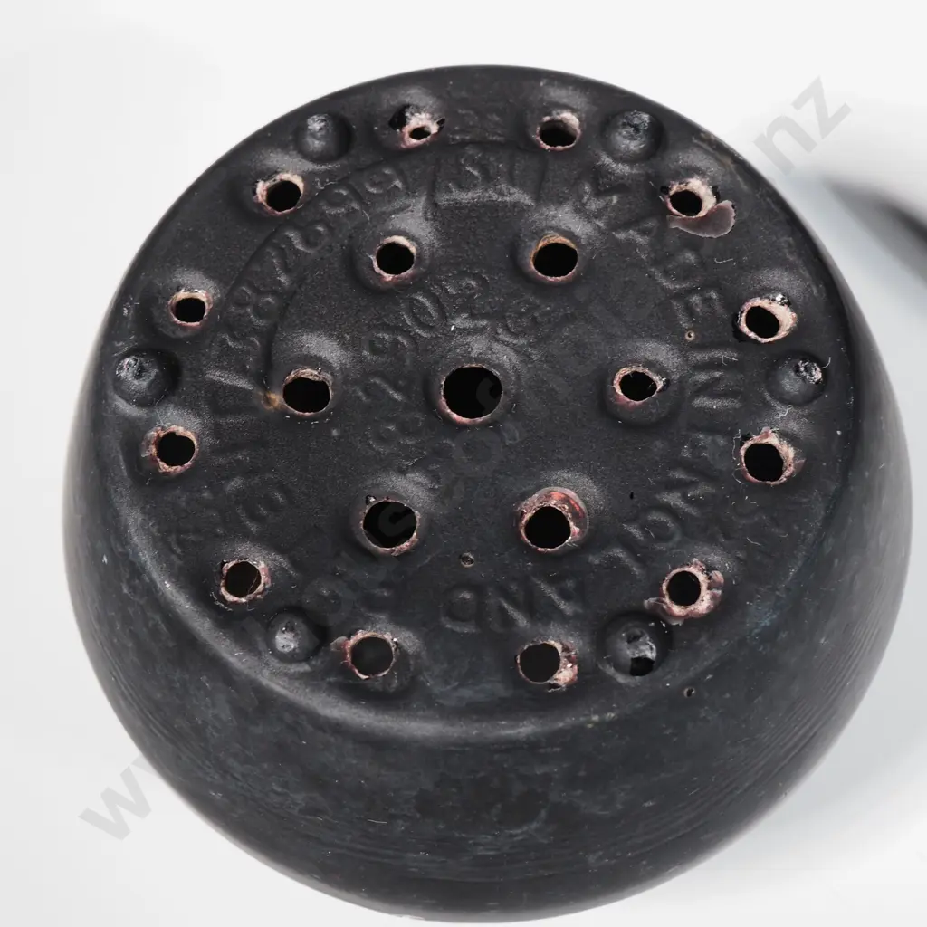 Black Flower Vase w Frog - Made in England Image 1++