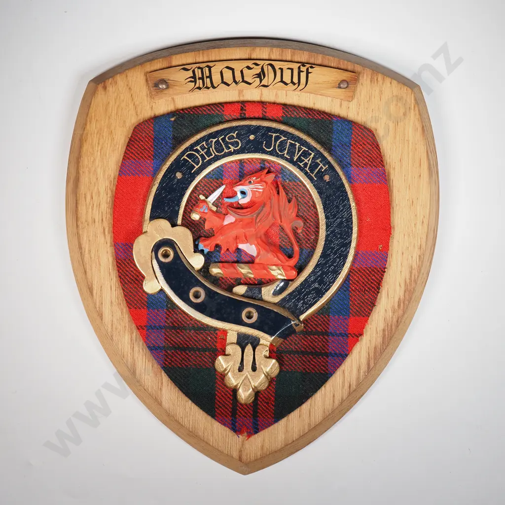 Oak Macduff Clan Shield with the words "Deus Juvat" or "God Assists" Image 1++