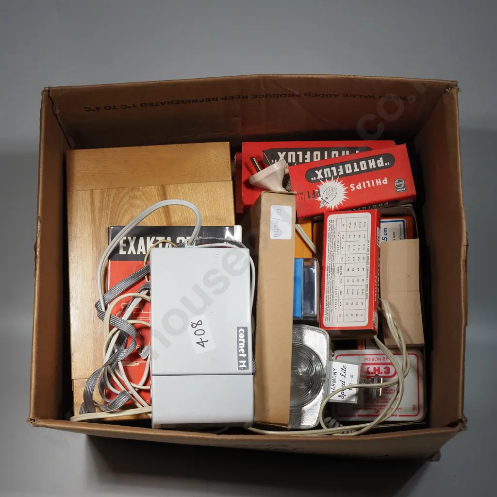 Box Of Photographic Equipment Including Film Kodak Tank, Harmony Speed-Lite, Six 'Photoflux' Photo-Flash Bulbs & Slide Image 1++