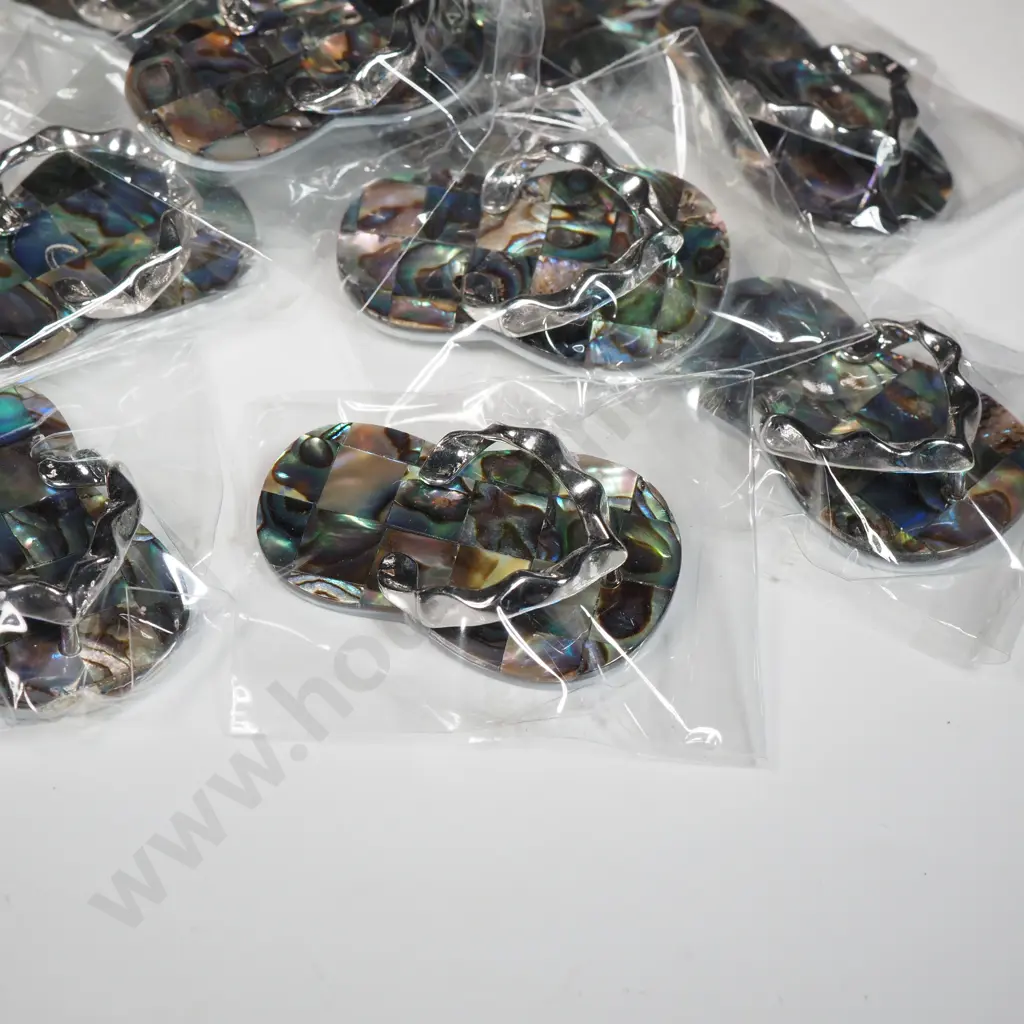 Quantity of Paua & Jandal Pendants Image 1++