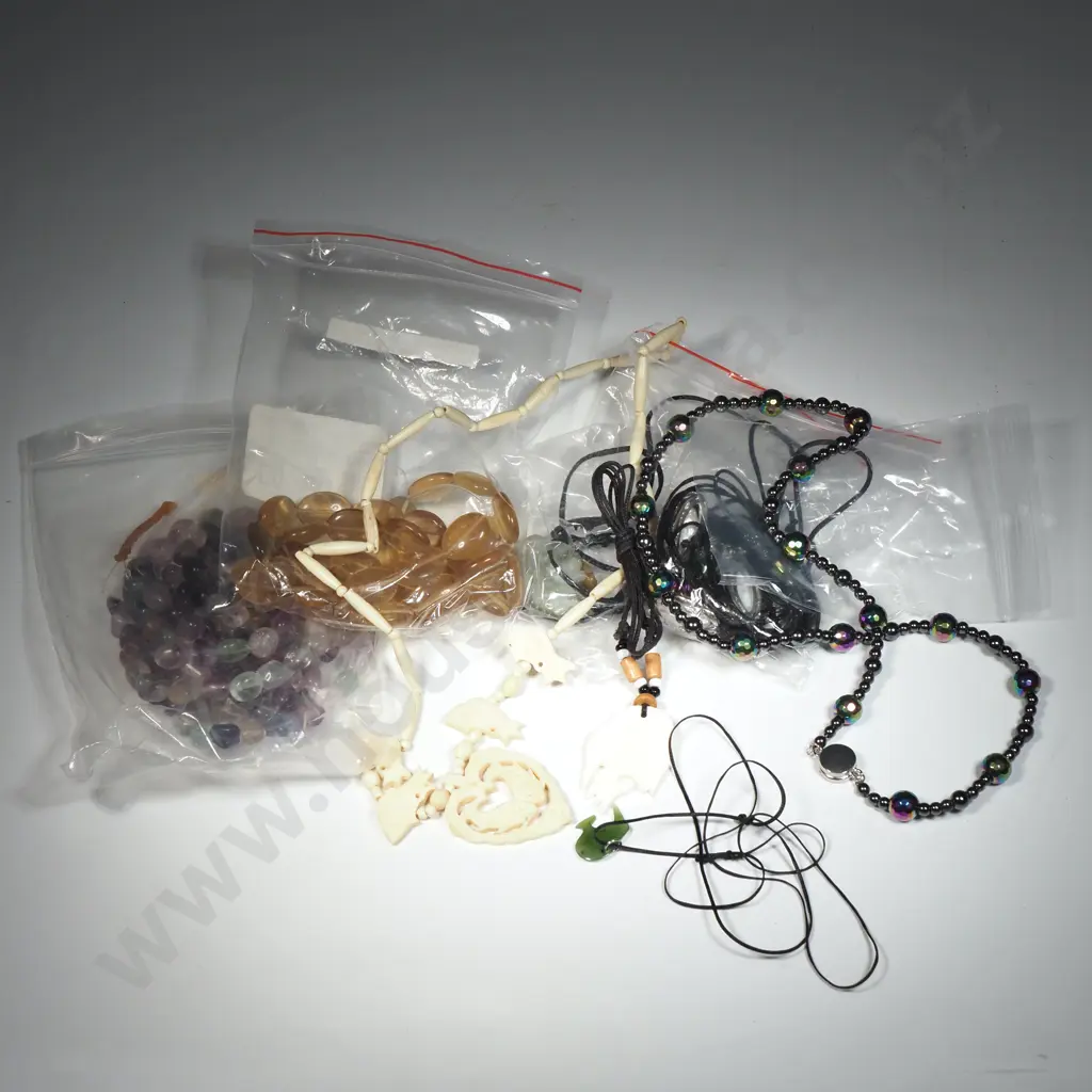 Quantity of Various Pendants & Necklaces Image 1++