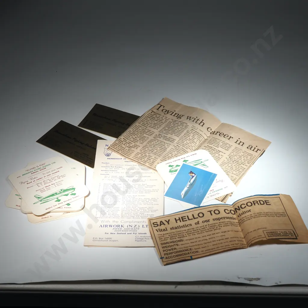 Assorted Lot of Vintage Flying Memorabilia  Image 1++