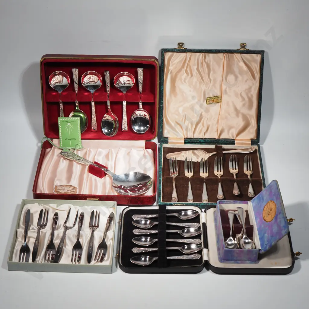 Quantity of Silver Plate Cutlery Image 1++