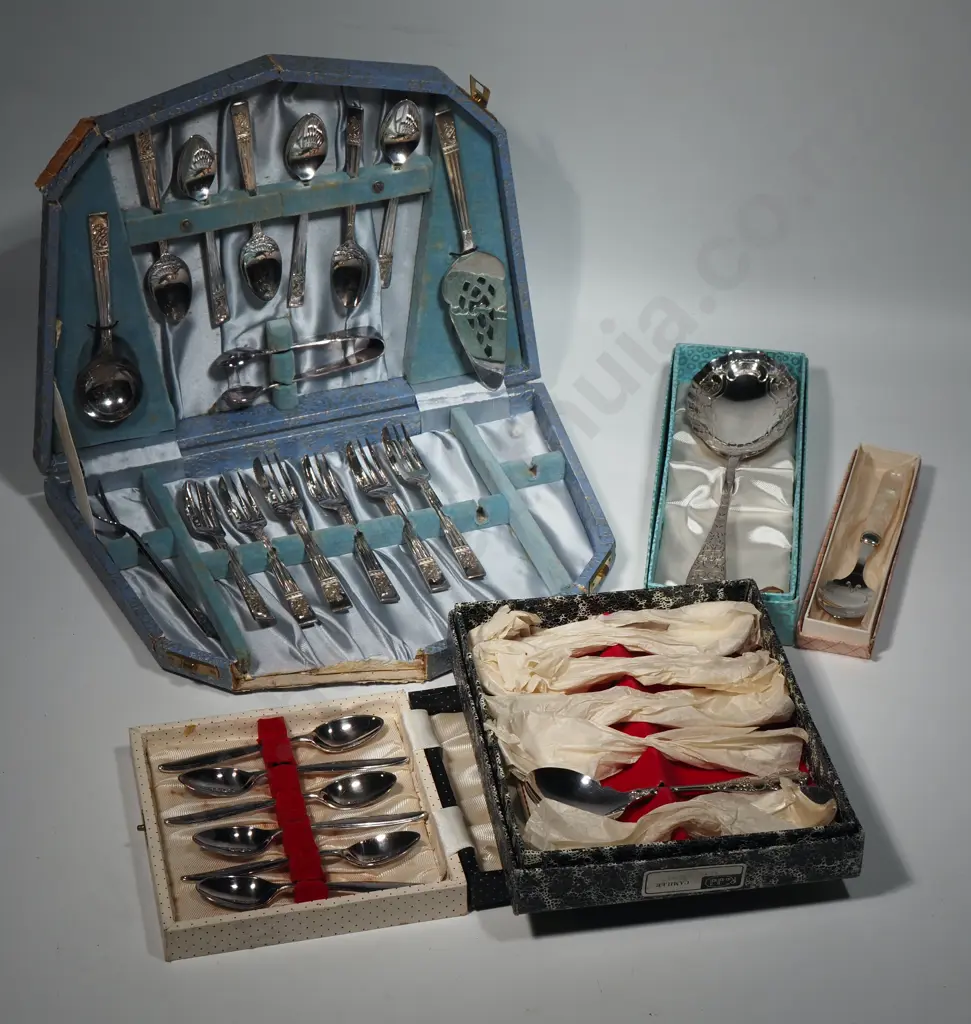 Quantity of Boxed Silver Plated Cutlery including Cake Forks & Spoons Image 1++