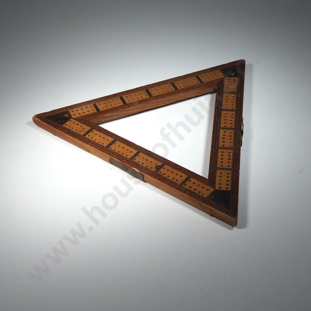 Vintage Triangular Wooden Cribbage Board Image 1++