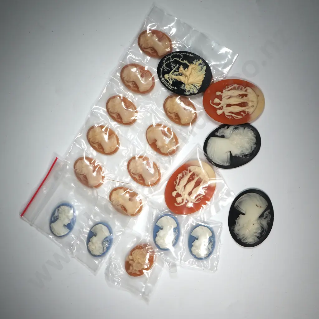 Collection Of Cameos Of Varying Colours & Sizes Image 1++