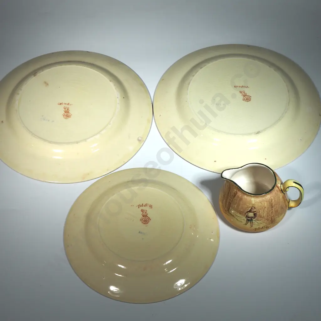 Four Royal Doulton Pieces in the Shakespeare Pattern Image 1++
