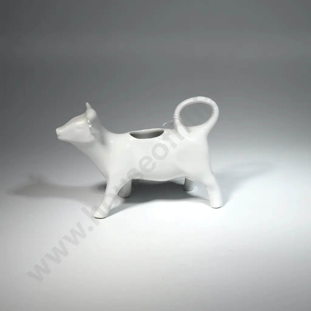 White Pillivuyt Creamer in the Form of a Cow Image 1++
