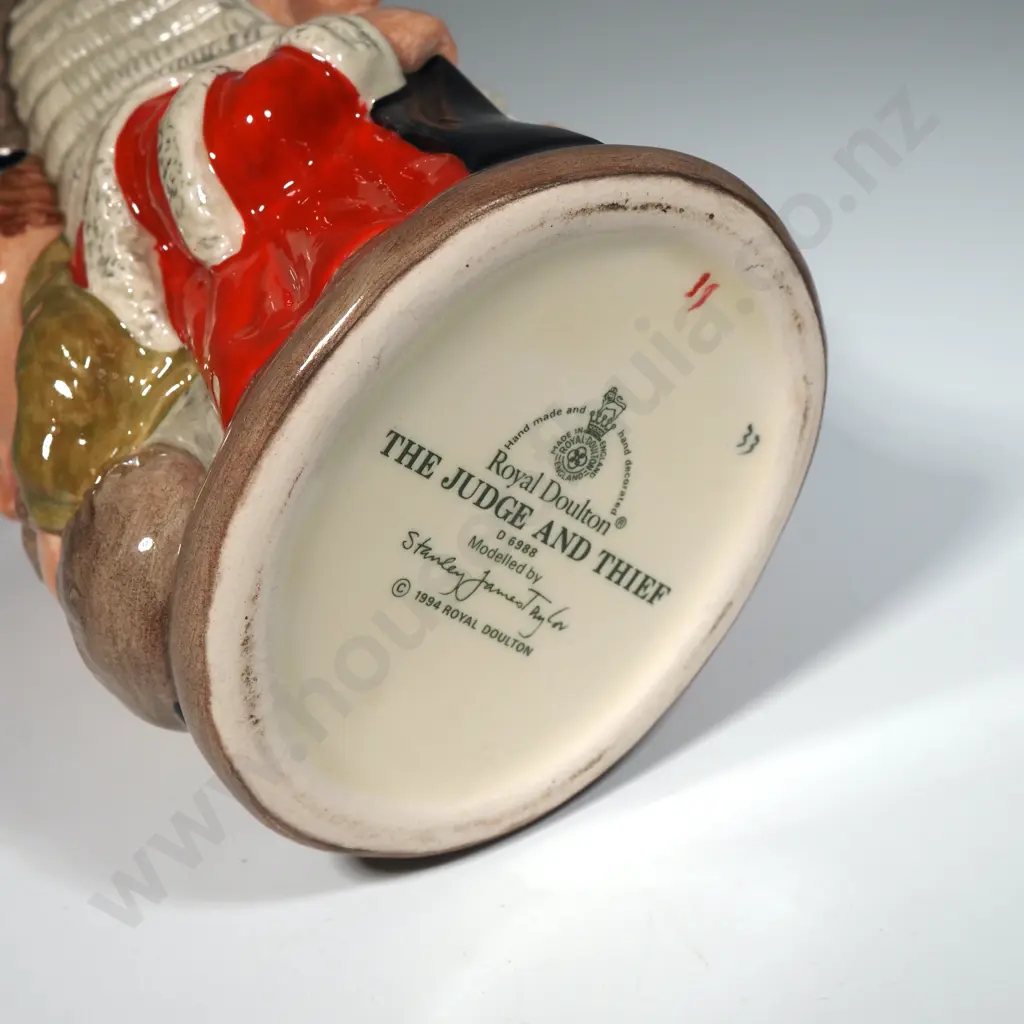 Royal Doulton The Judge and Thief Character Toby Jug D6988 Image 1++