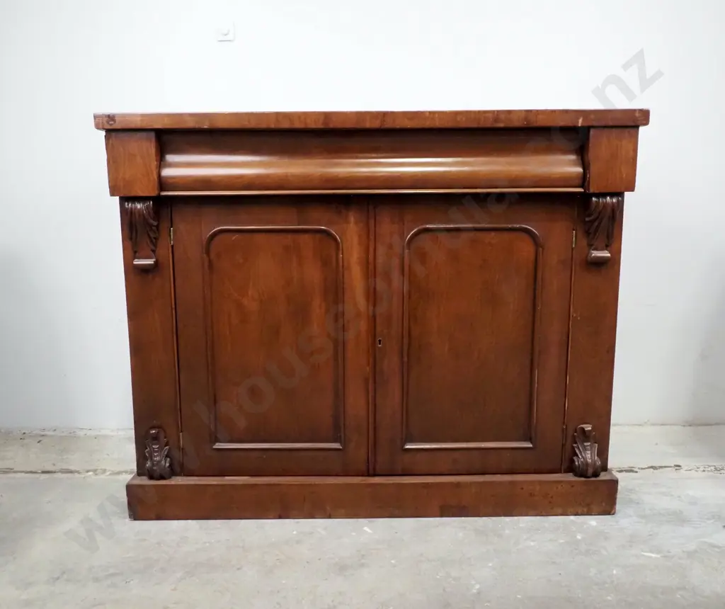 Late Victorian Mahogany Chiffonier Base with Frieze Drawer & Two Cupboards Image 1++