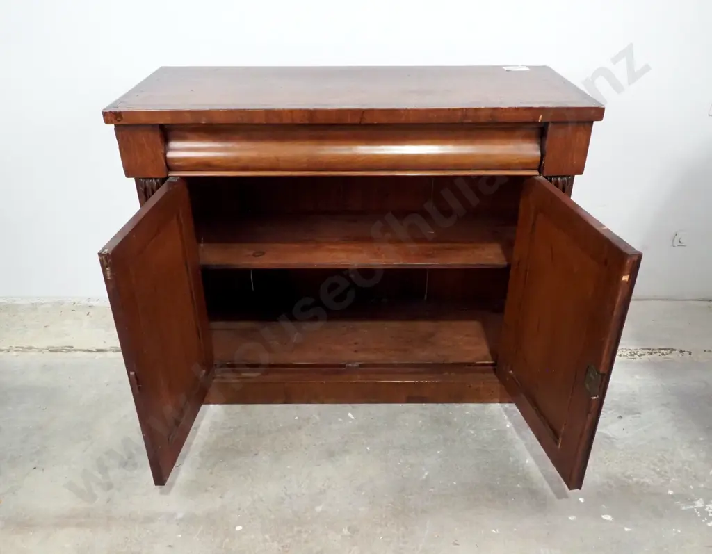 Late Victorian Mahogany Chiffonier Base with Frieze Drawer & Two Cupboards Image 1++