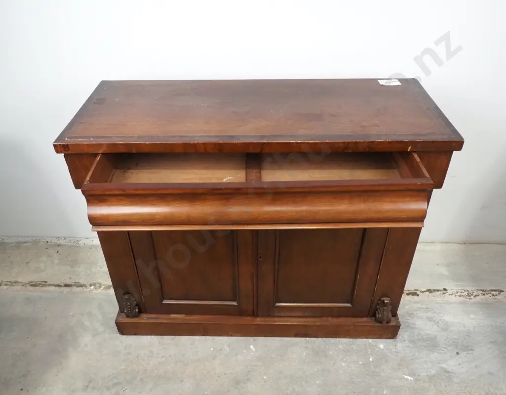 Late Victorian Mahogany Chiffonier Base with Frieze Drawer & Two Cupboards Image 1++