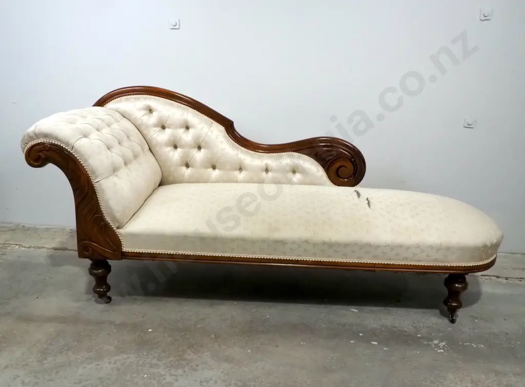 Victorian Chaise Longue w Mahogany Frame & w Cream Jacquard Upholstery Image 1++