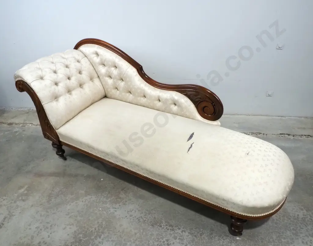 Victorian Chaise Longue w Mahogany Frame & w Cream Jacquard Upholstery Image 1++