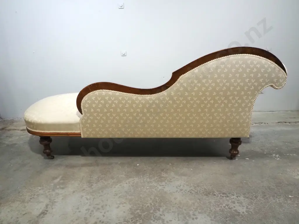 Victorian Chaise Longue w Mahogany Frame & w Cream Jacquard Upholstery Image 1++