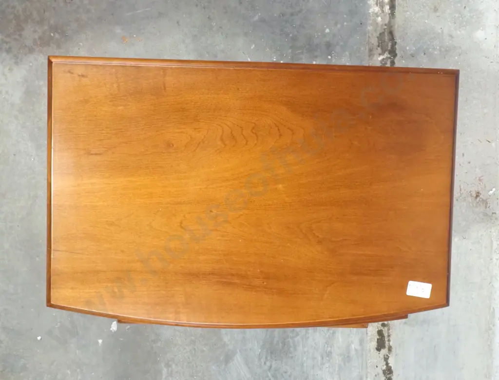 Set of Three Vintage Mahogany Nesting Table on Cabriole Legs Image 1++