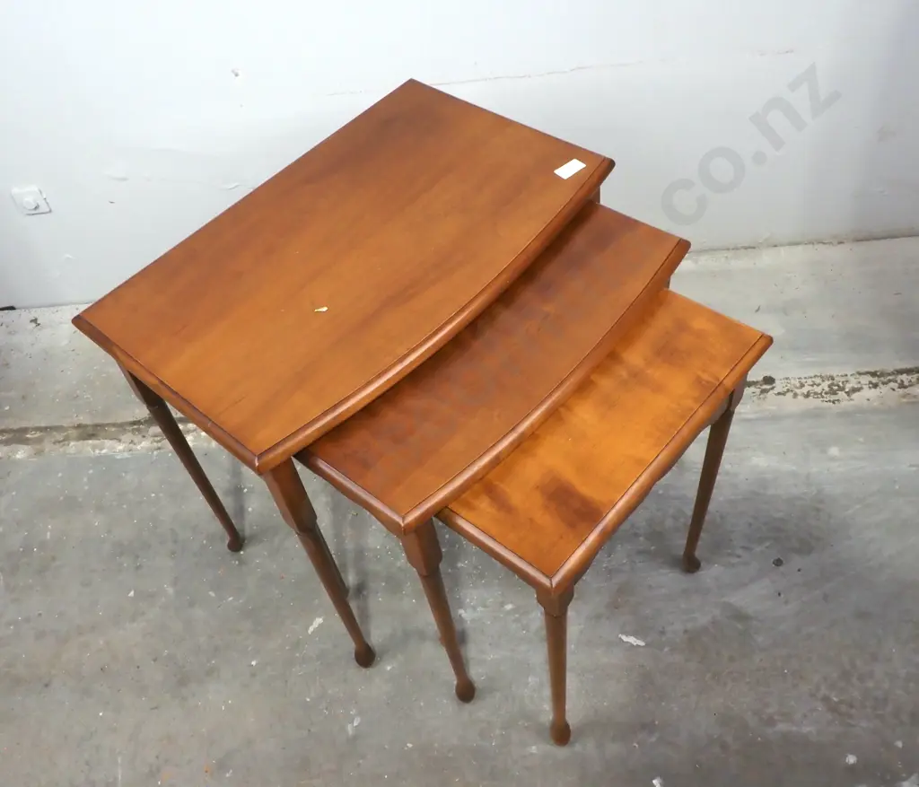 Set of Three Vintage Mahogany Nesting Table on Cabriole Legs Image 1++