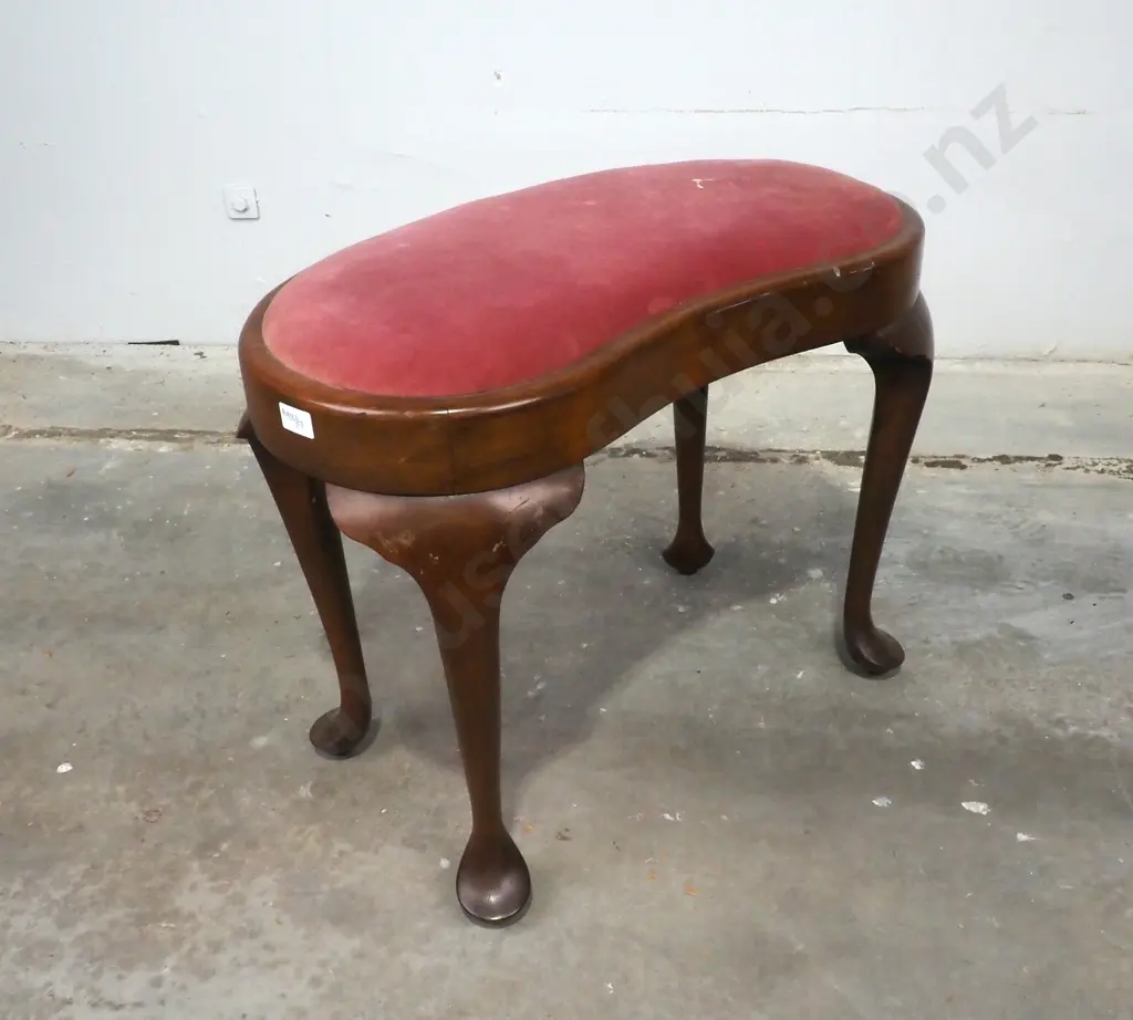Queen Anne Style Dressing Table Stool On Cabriole Legs. Image 1++