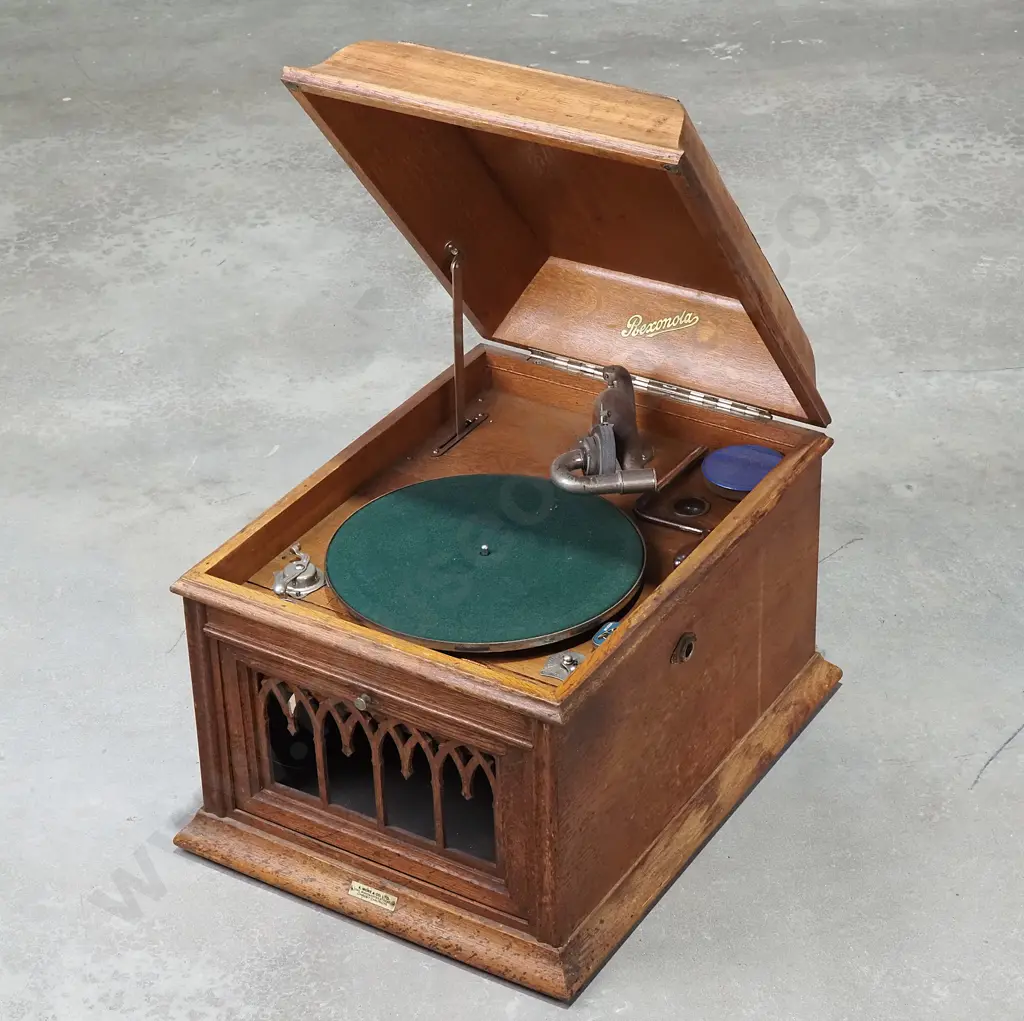Oak  Rexonola Table Top Gramophone Registered No 3901. Complete w Kirbitone, Worth & His Masters Voice Needles. Image 1++