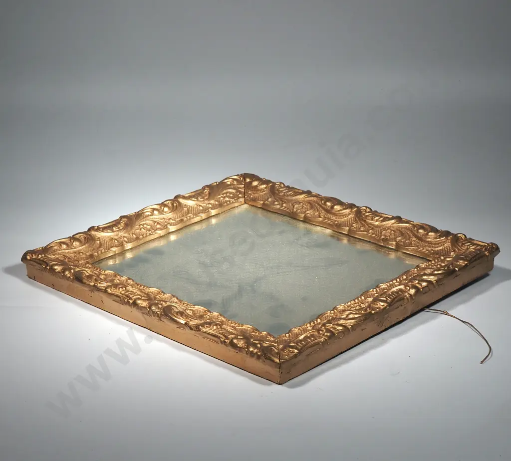 Ornate Gilt Frame With Molded Decoration Image 1++