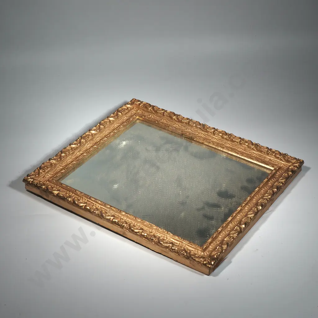 Ornate Gilt Frame With Molded Decoration Image 1++